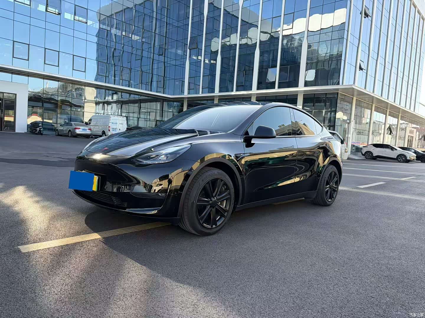 Tesla Model Y, 2023 1