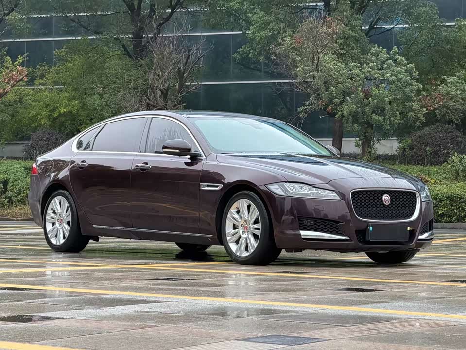 Jaguar XFL
