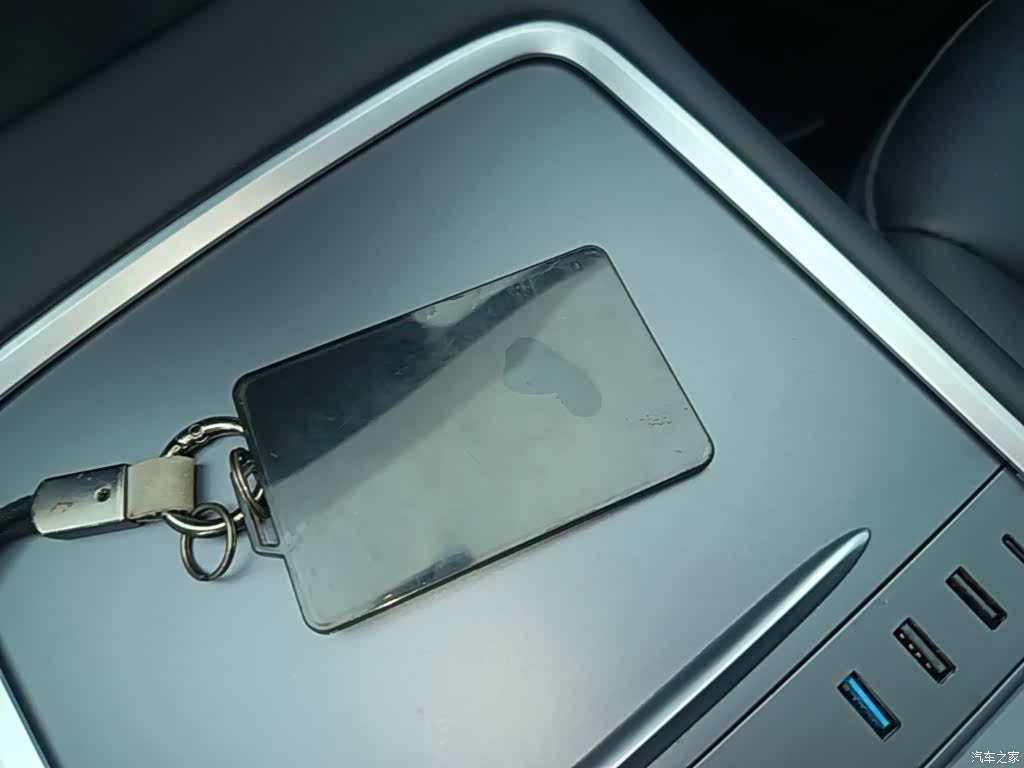 Tesla Model Y, 2023 9