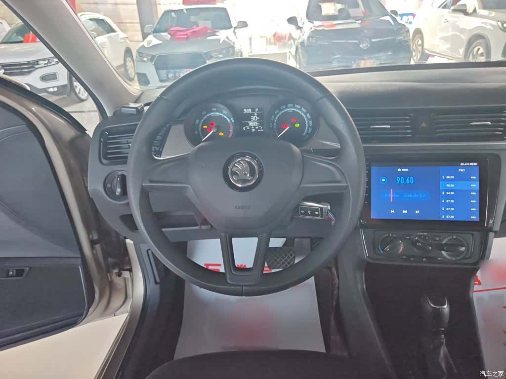 Skoda Rapid, 2021 3