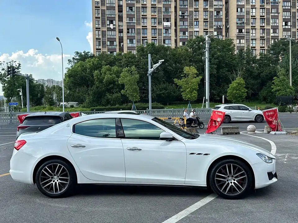 Maserati Ghibli Maserati Ghibli