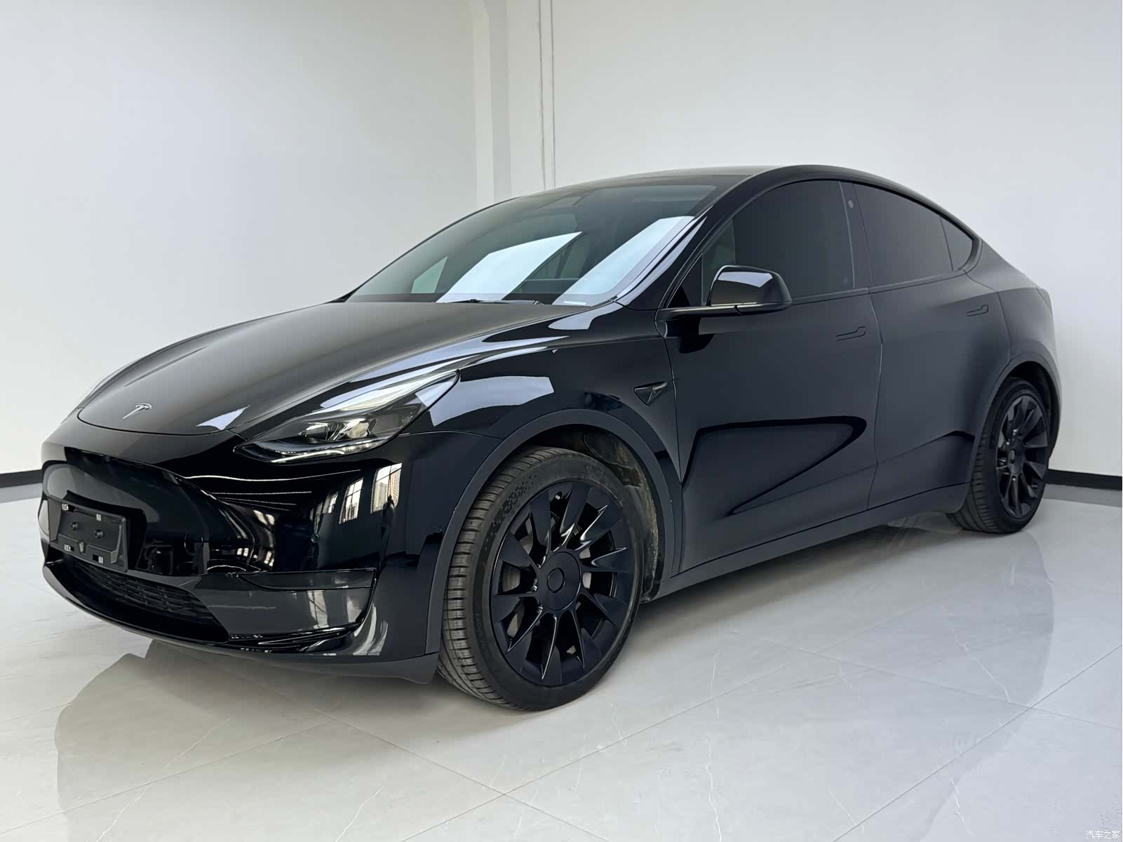 Tesla Model Y, 2022 3
