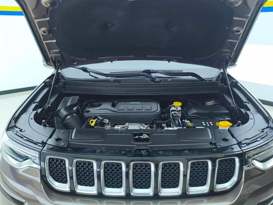 Jeep Grand Commander