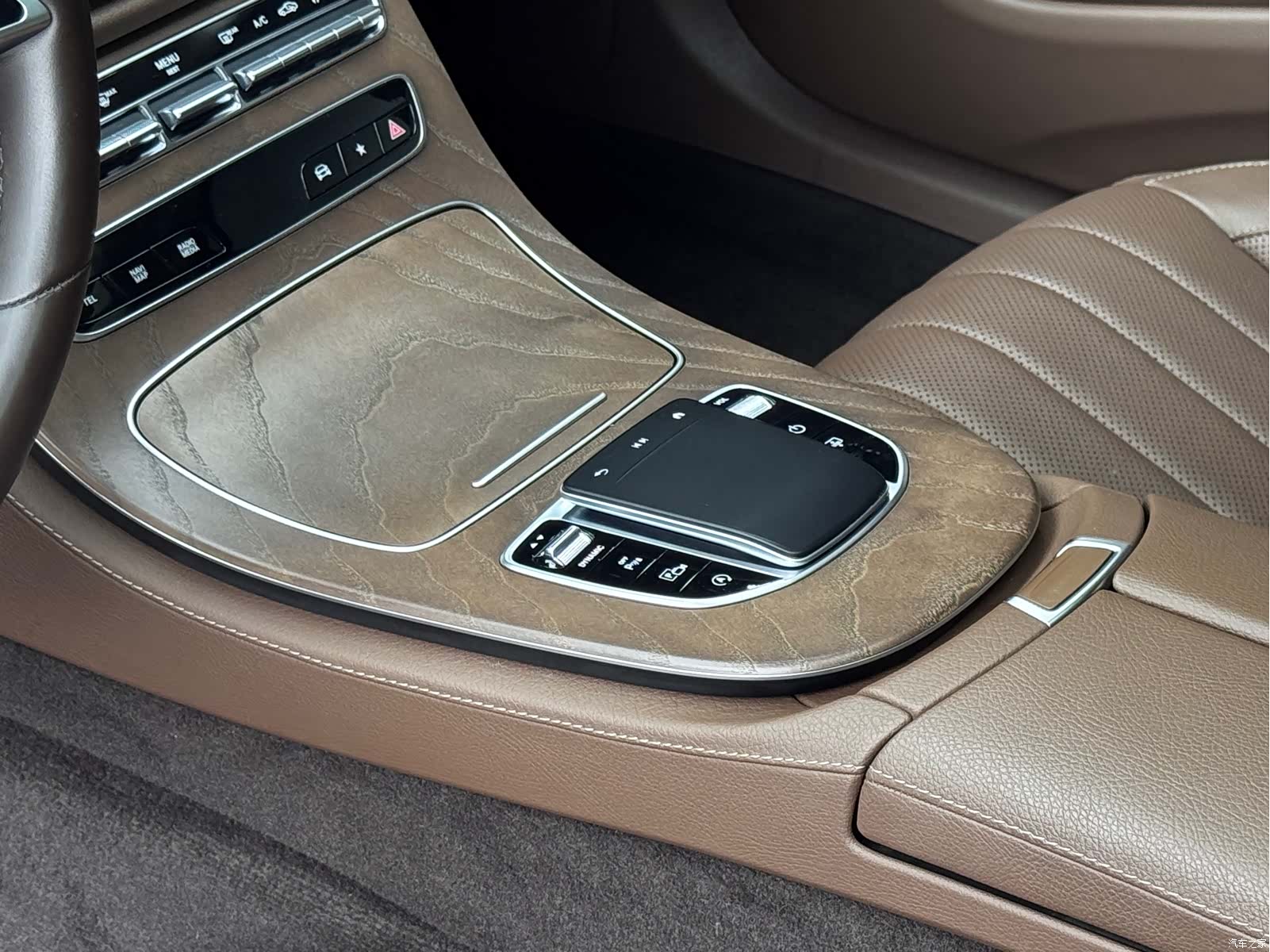 Mercedes-Benz E-Class, 2021 23