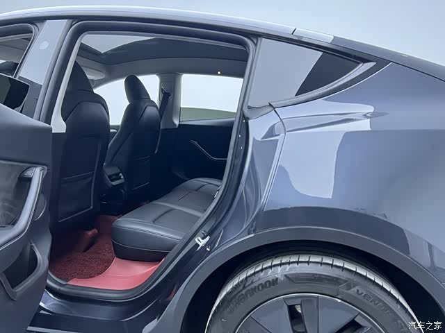 Tesla Model Y, 2024 12