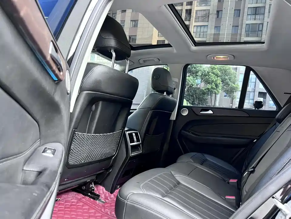 Mercedes-Benz GLE Mercedes-Benz GLE