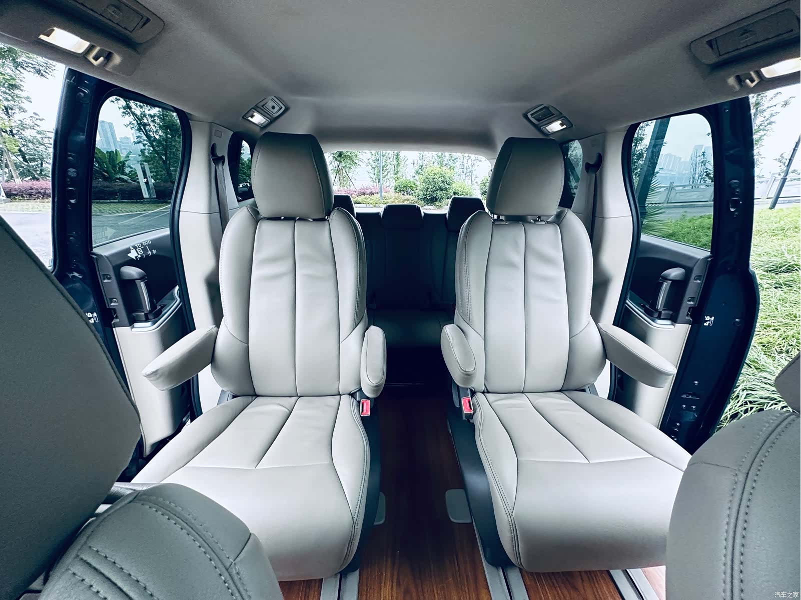 Buick GL8, 2013 10