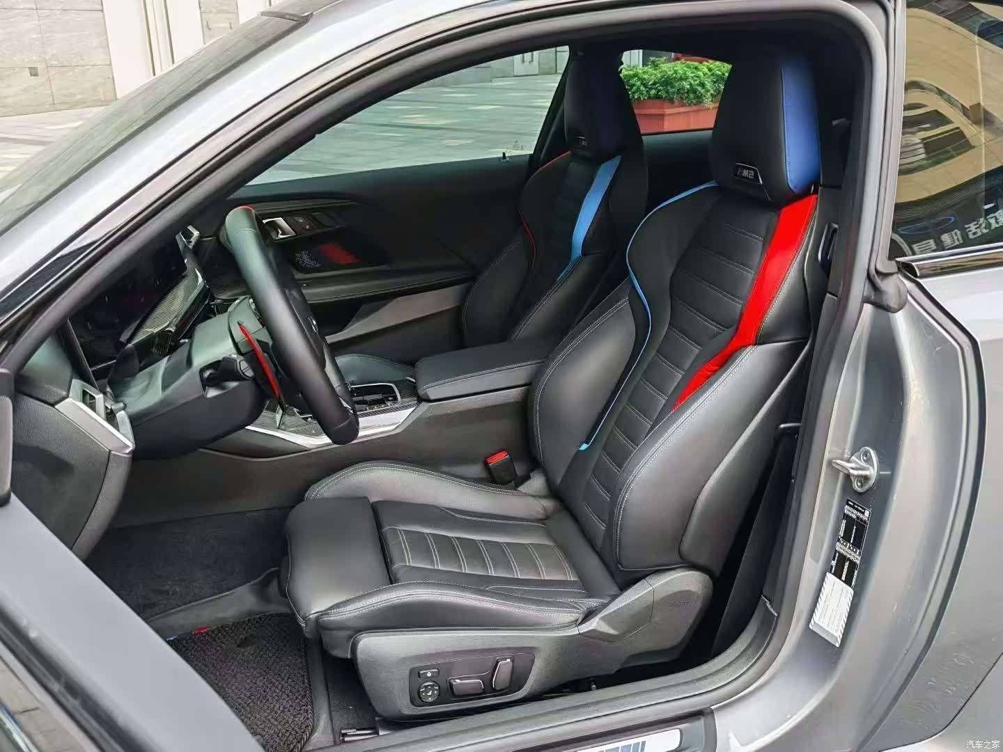 BMW M2, 2025 все фото