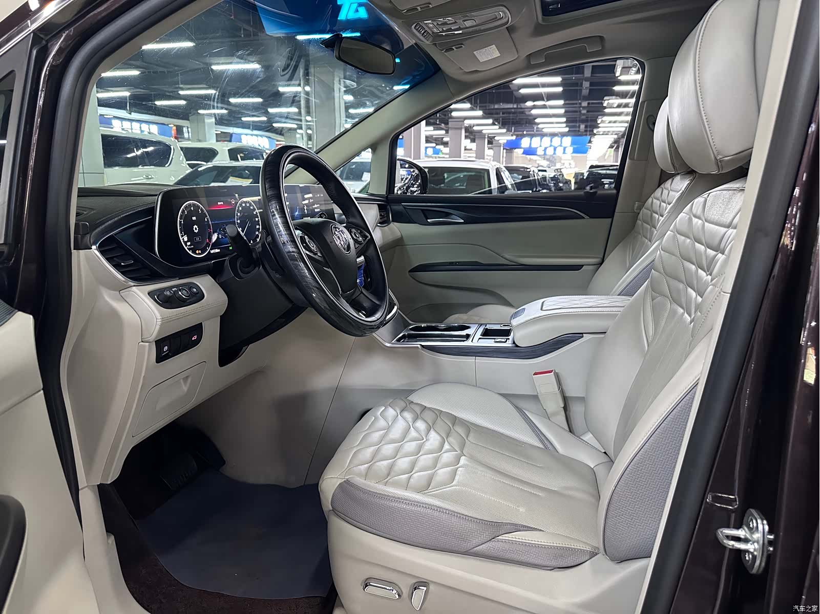 Buick GL8, 2021 все фото