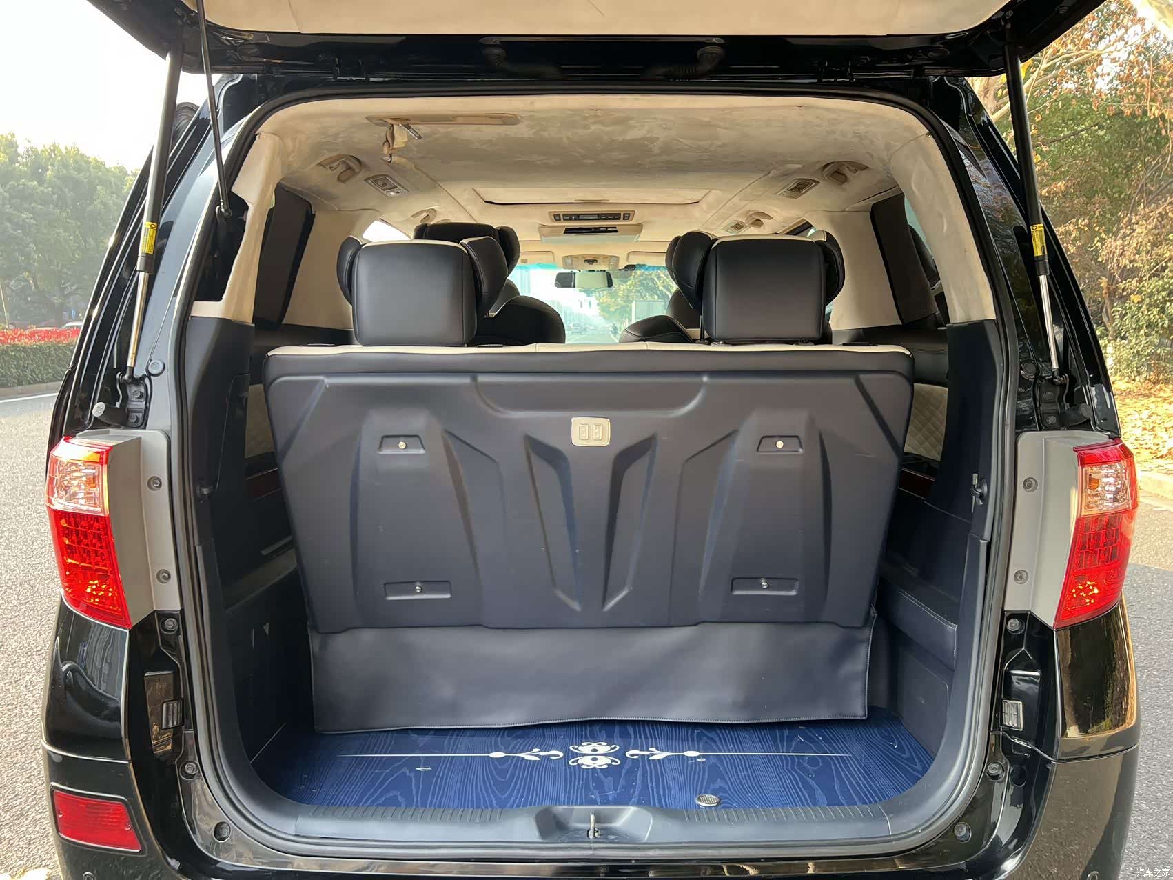 Toyota Alphard, 2012 все фото
