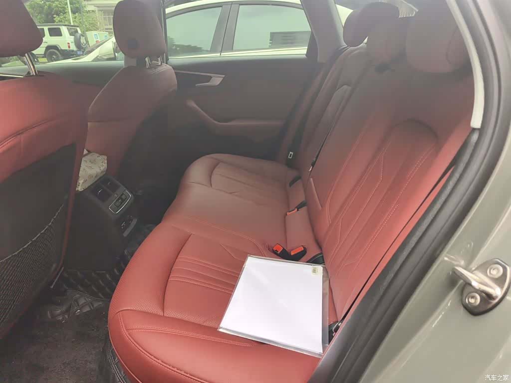 Audi A4, 2024 15