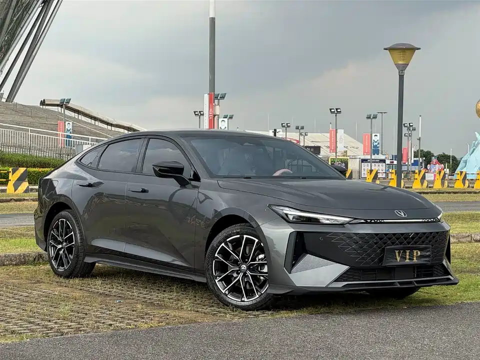 Changan UNI-V Smart iDD