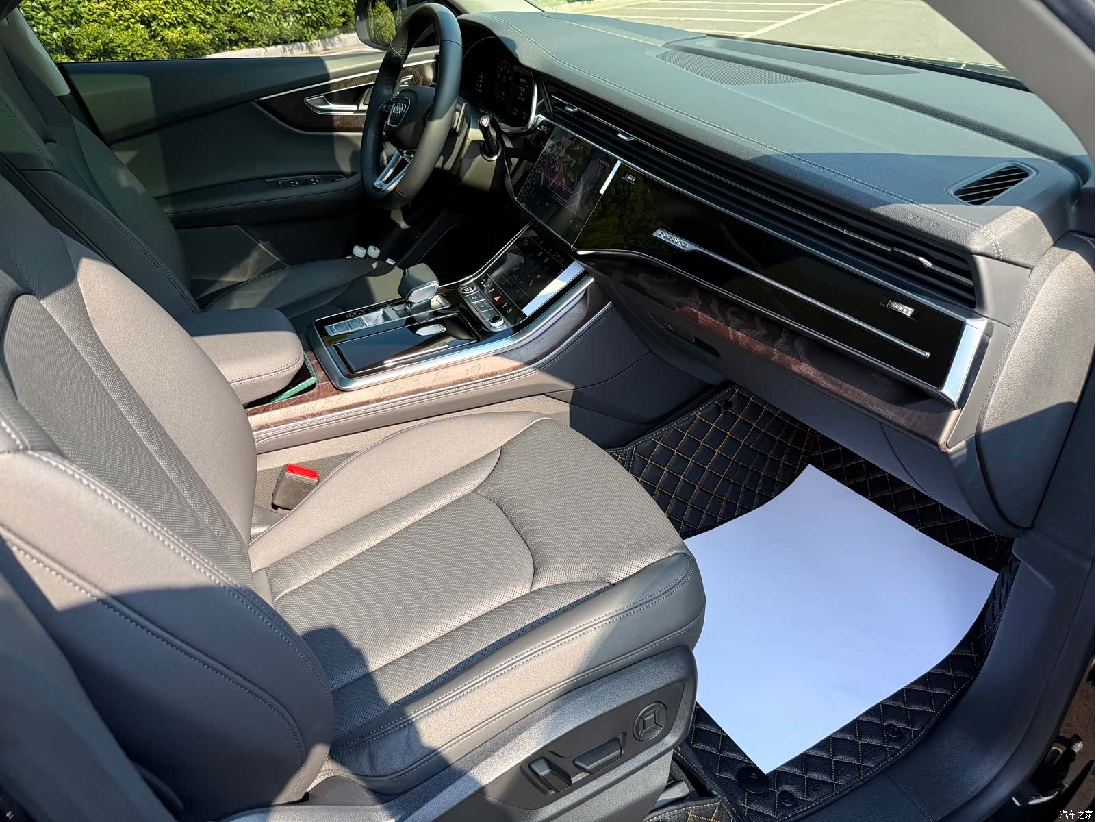 Audi Q8, 2024 14