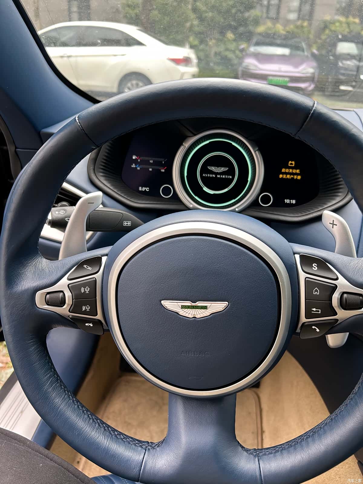 Aston Martin DB11, 2021 4