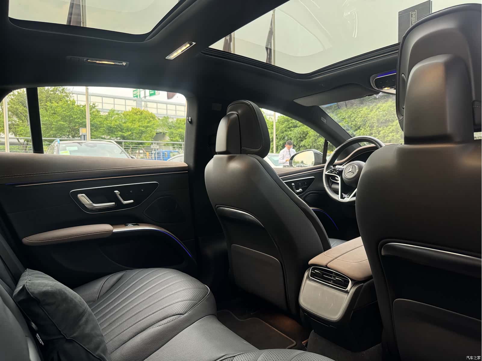 Mercedes-Benz EQS, 2024 13