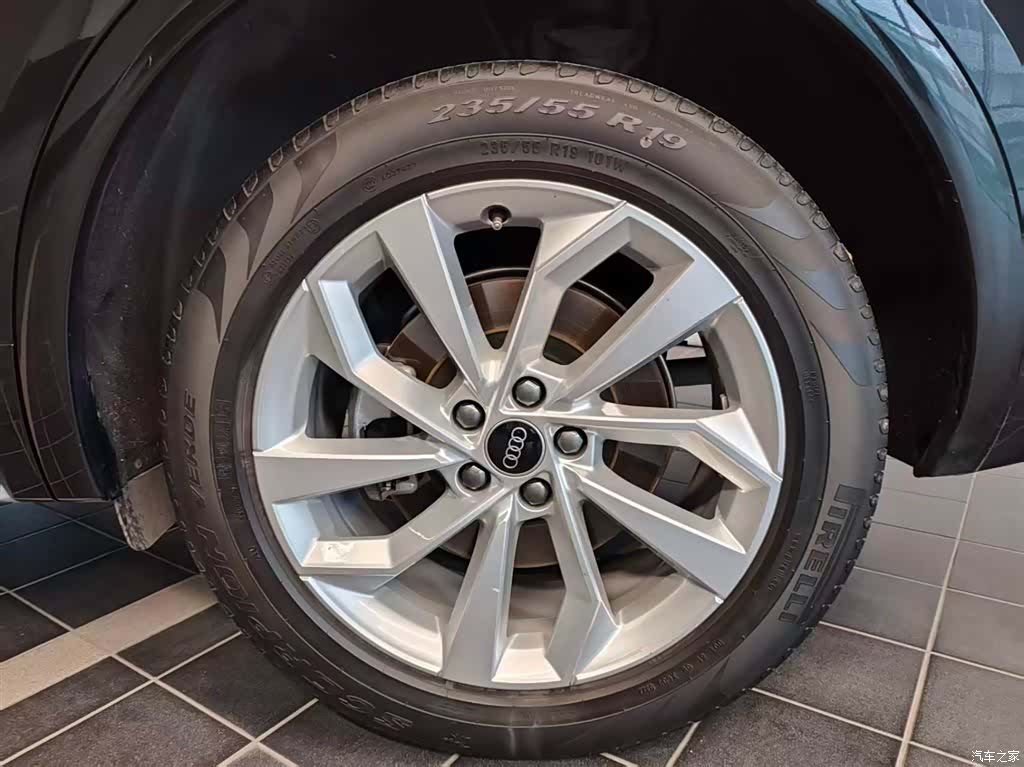 Audi Q5L, 2022 2