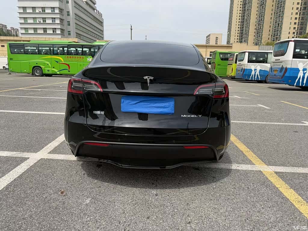 Tesla Model Y, 2024 4