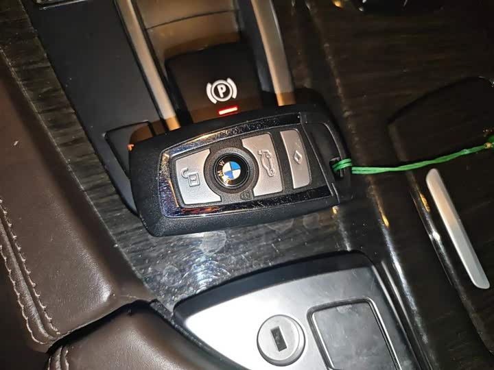 BMW 5 Series, 2014 года фото 13