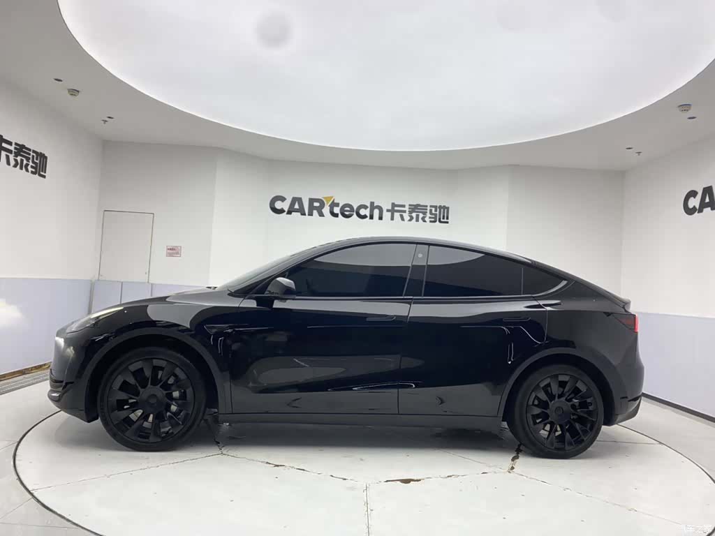 Tesla Model Y, 2024 8