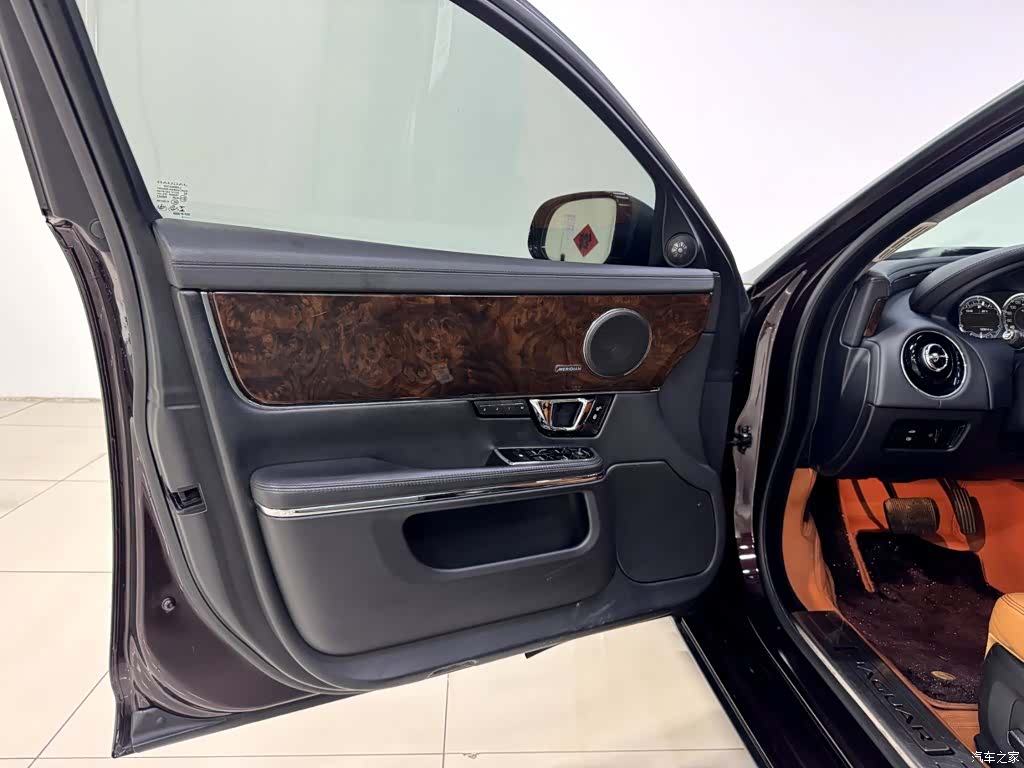 Jaguar XJ, 2014 10