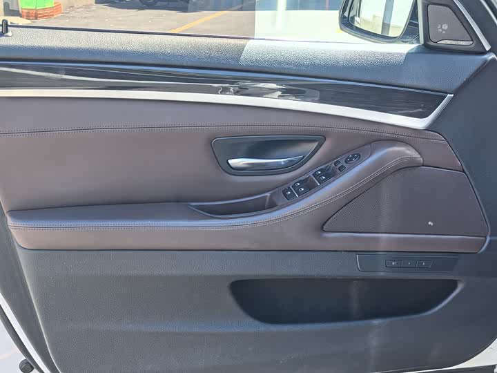 BMW 5 Series, 2017 года фото 13