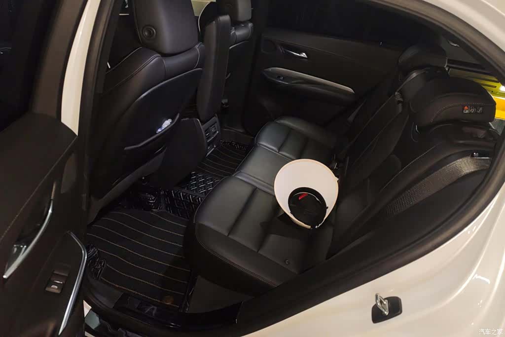 Cadillac XT4, 2021 9