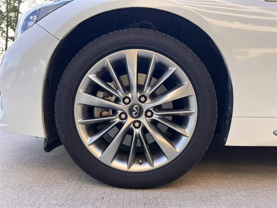 Infiniti Q50L Infiniti Q50L