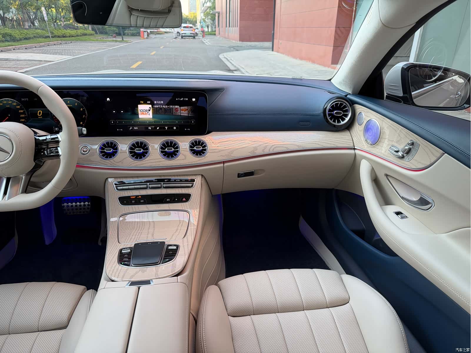 Mercedes-Benz E-Class, 2024 14