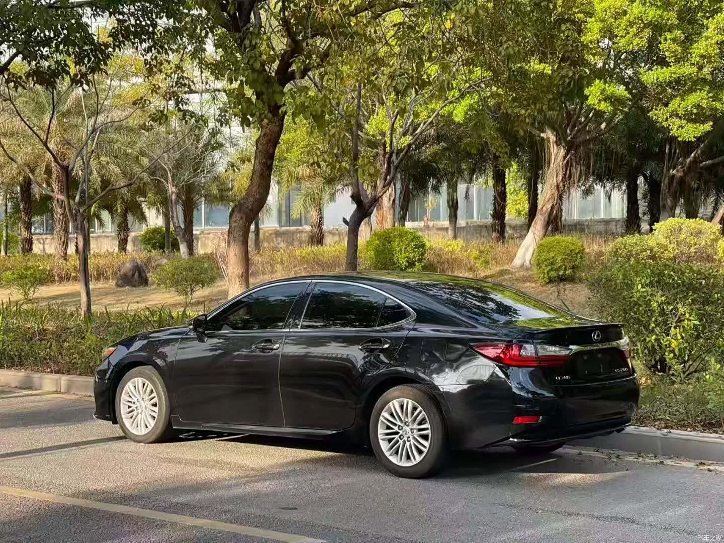 Lexus ES, 2016 6