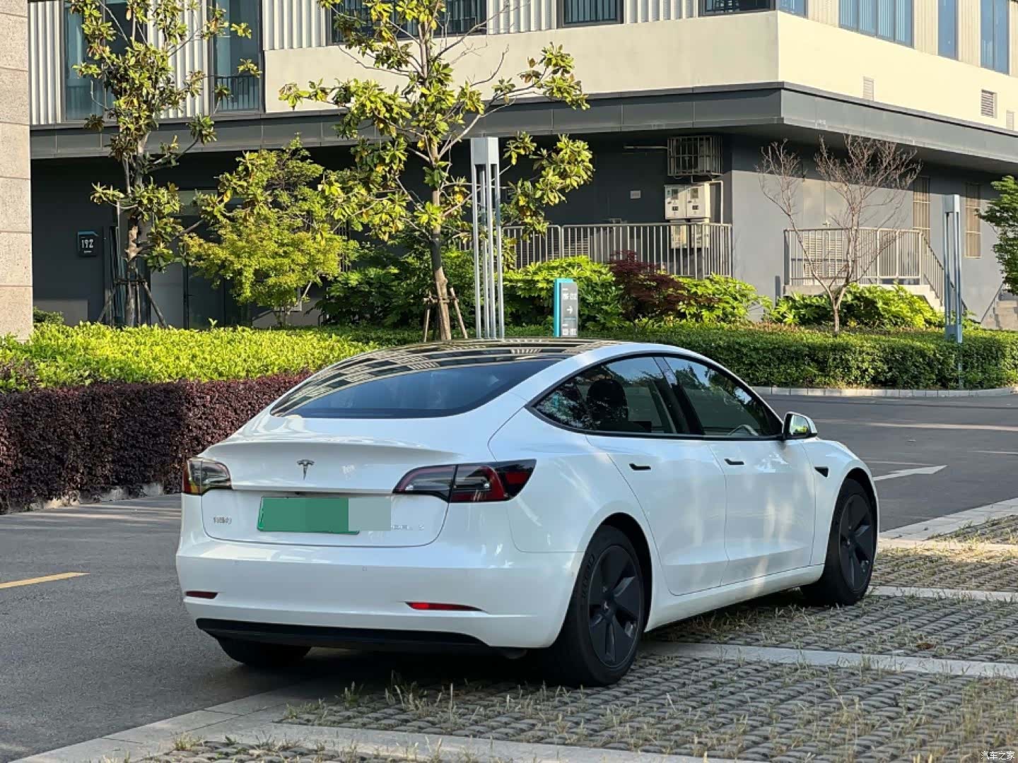 Tesla Model 3, 2021 4