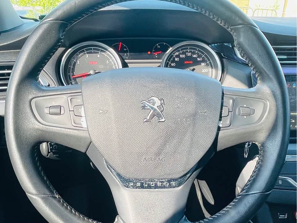 Peugeot 408