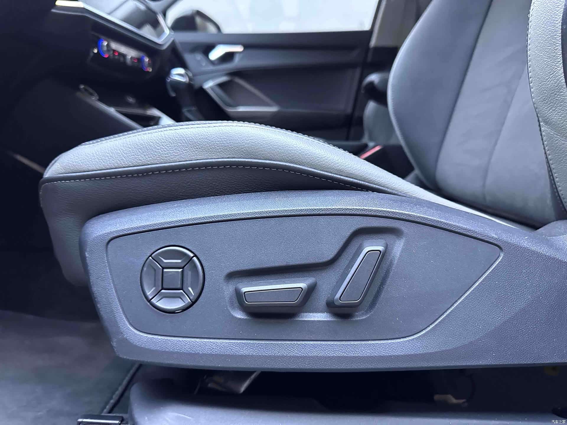 Audi Q3, 2023 12