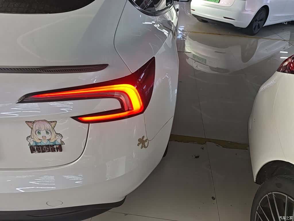 Tesla Model 3, 2025 8