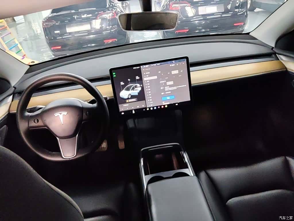 Tesla Model Y, 2021 10