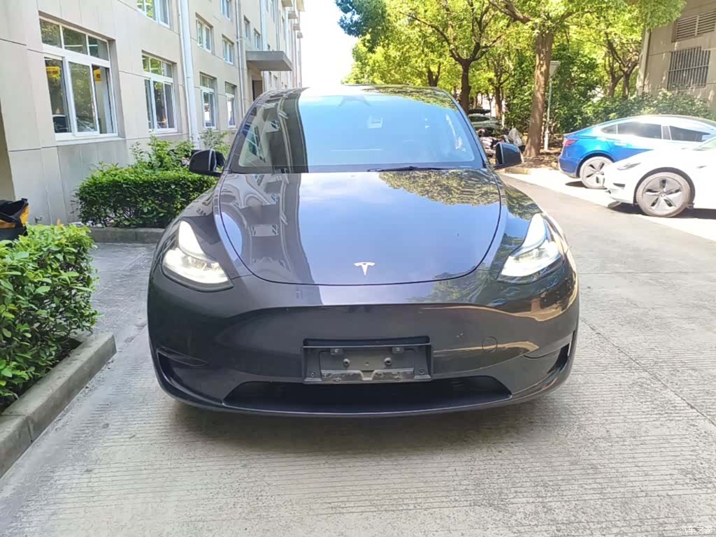 Tesla Model Y, 2024 3