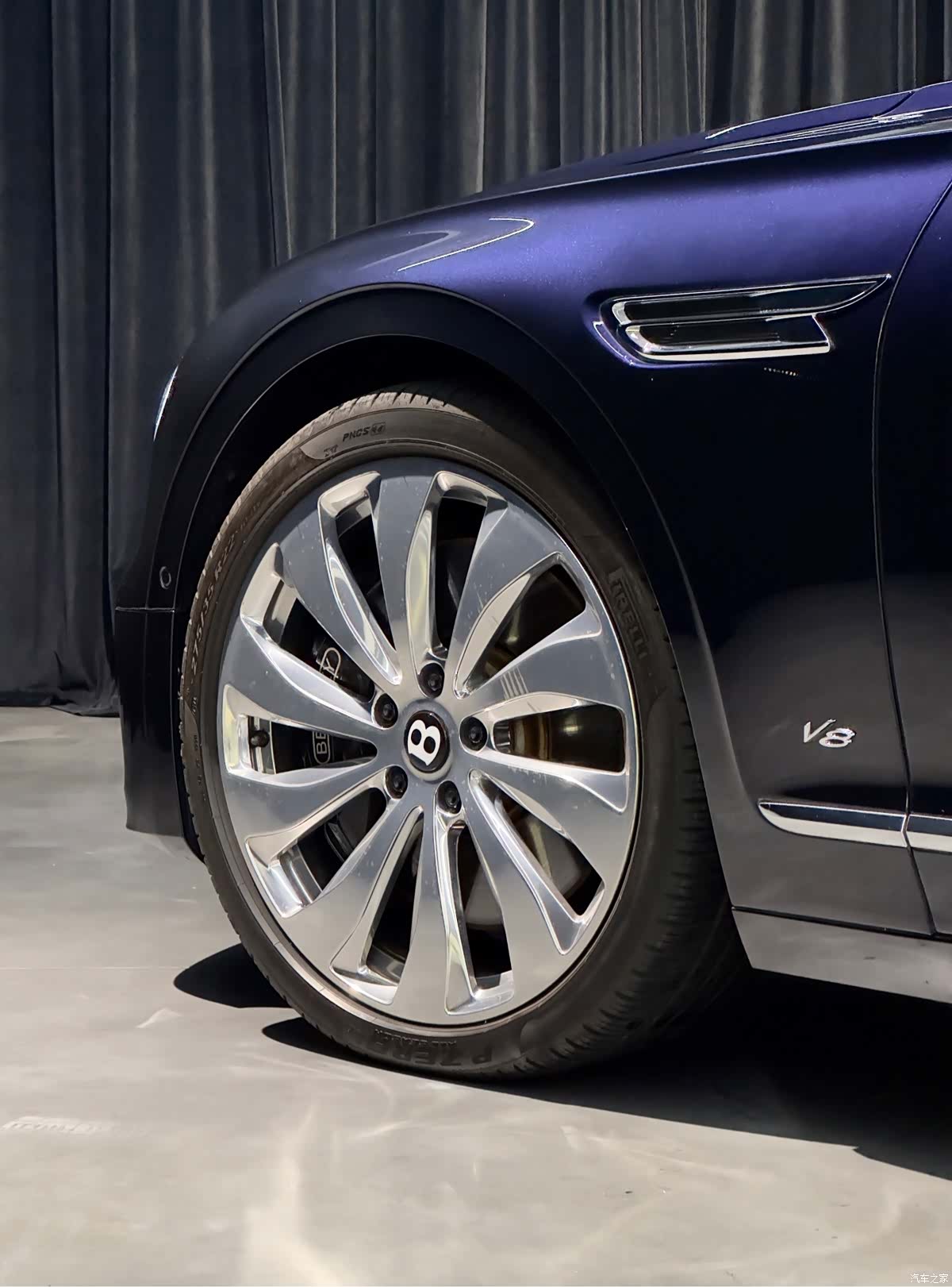 Bentley Flying Spur, 2022 8