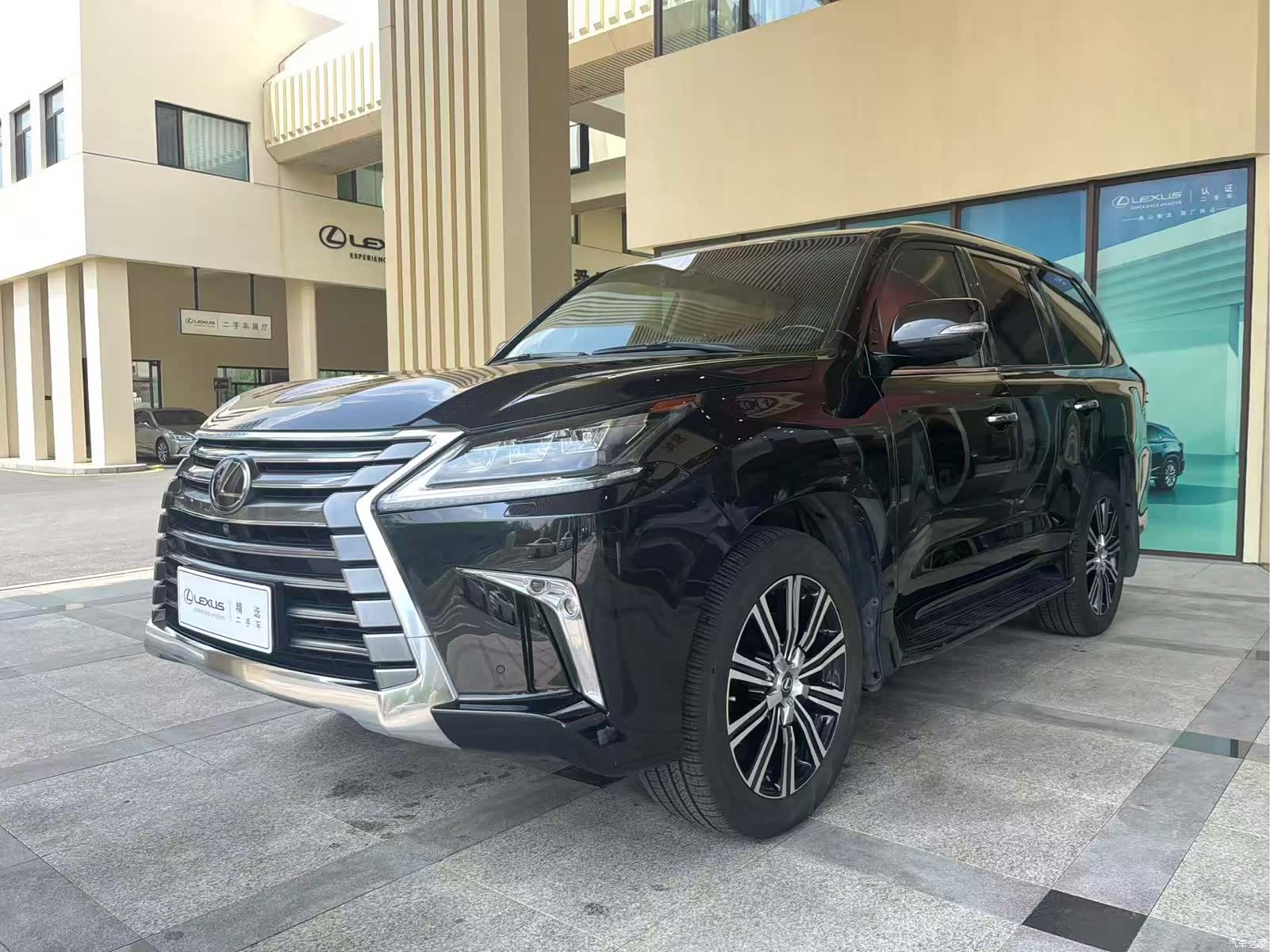 Lexus LX, 2019 1