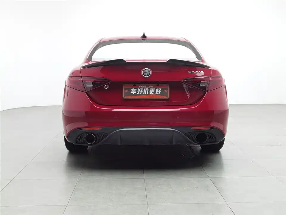 Alfa Romeo Giulia Alfa Romeo Giulia