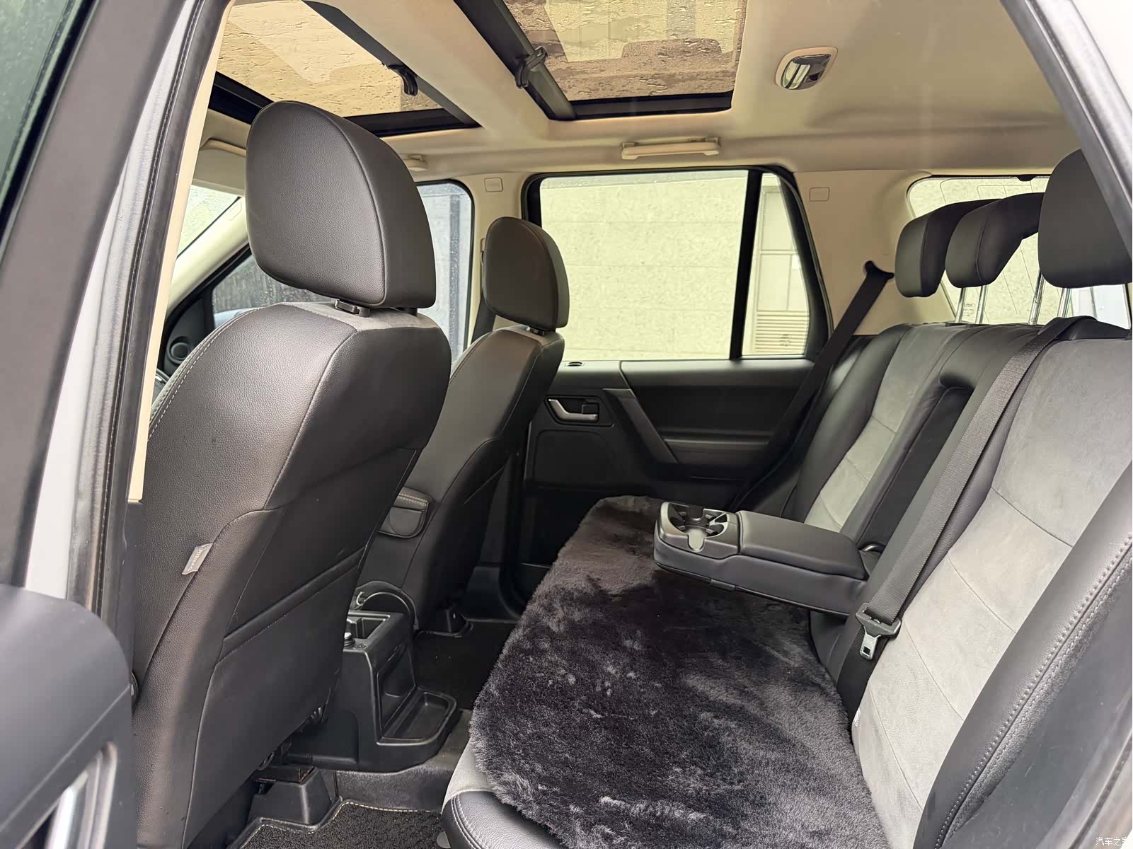 Land Rover Si4, 2012 8