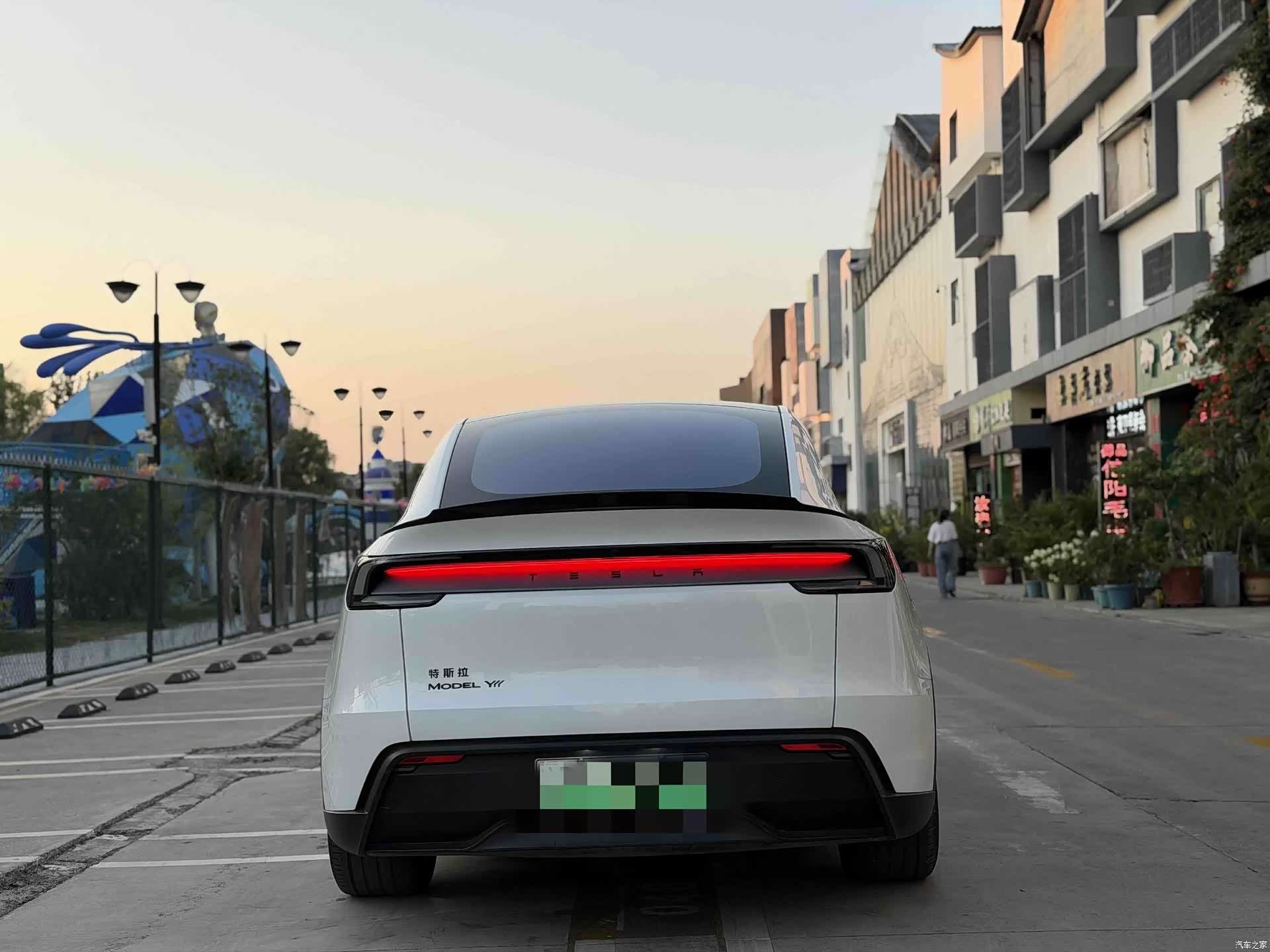 Tesla Model Y, 2026 9