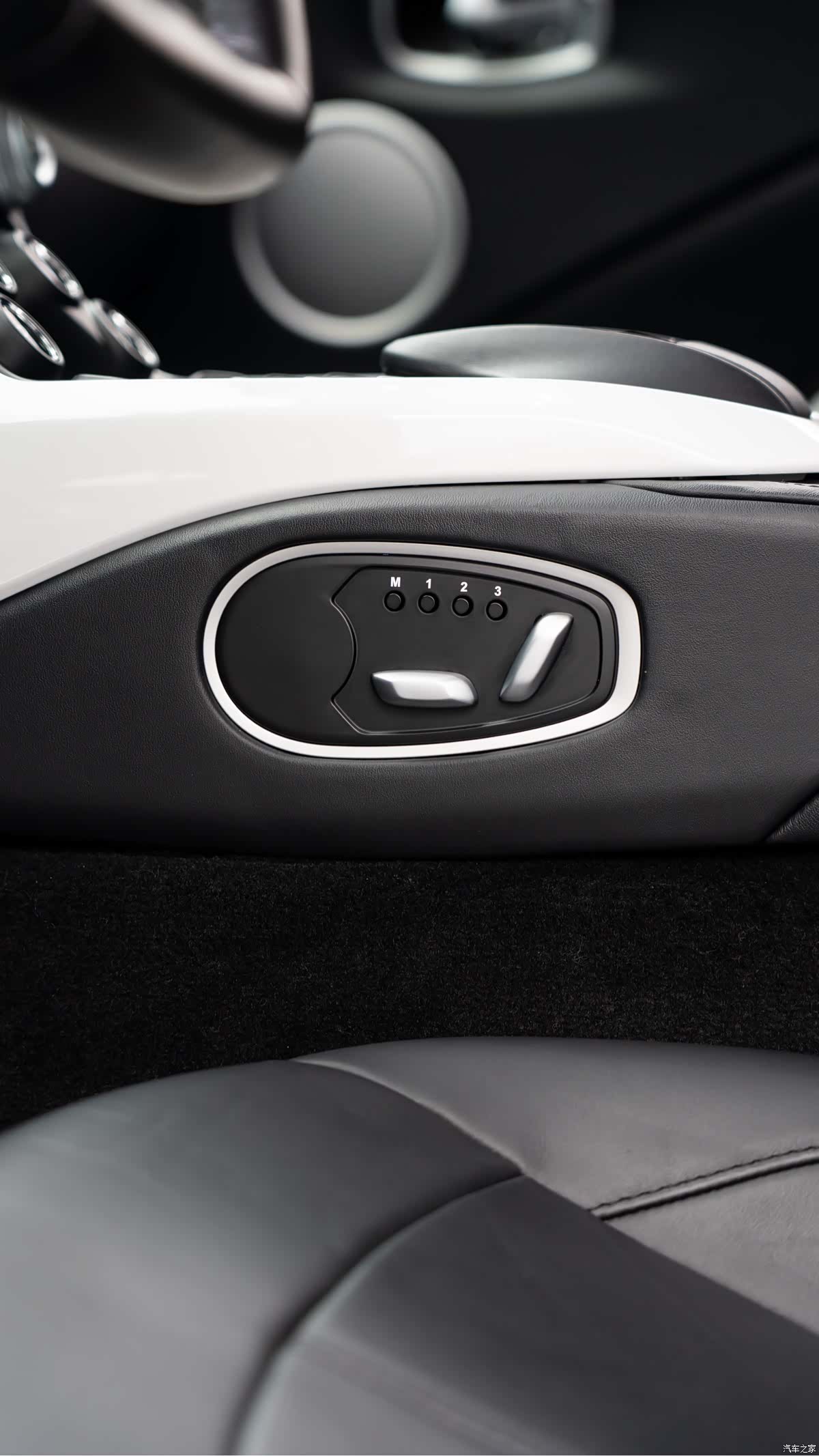 Aston Martin Vantage, 2022 9
