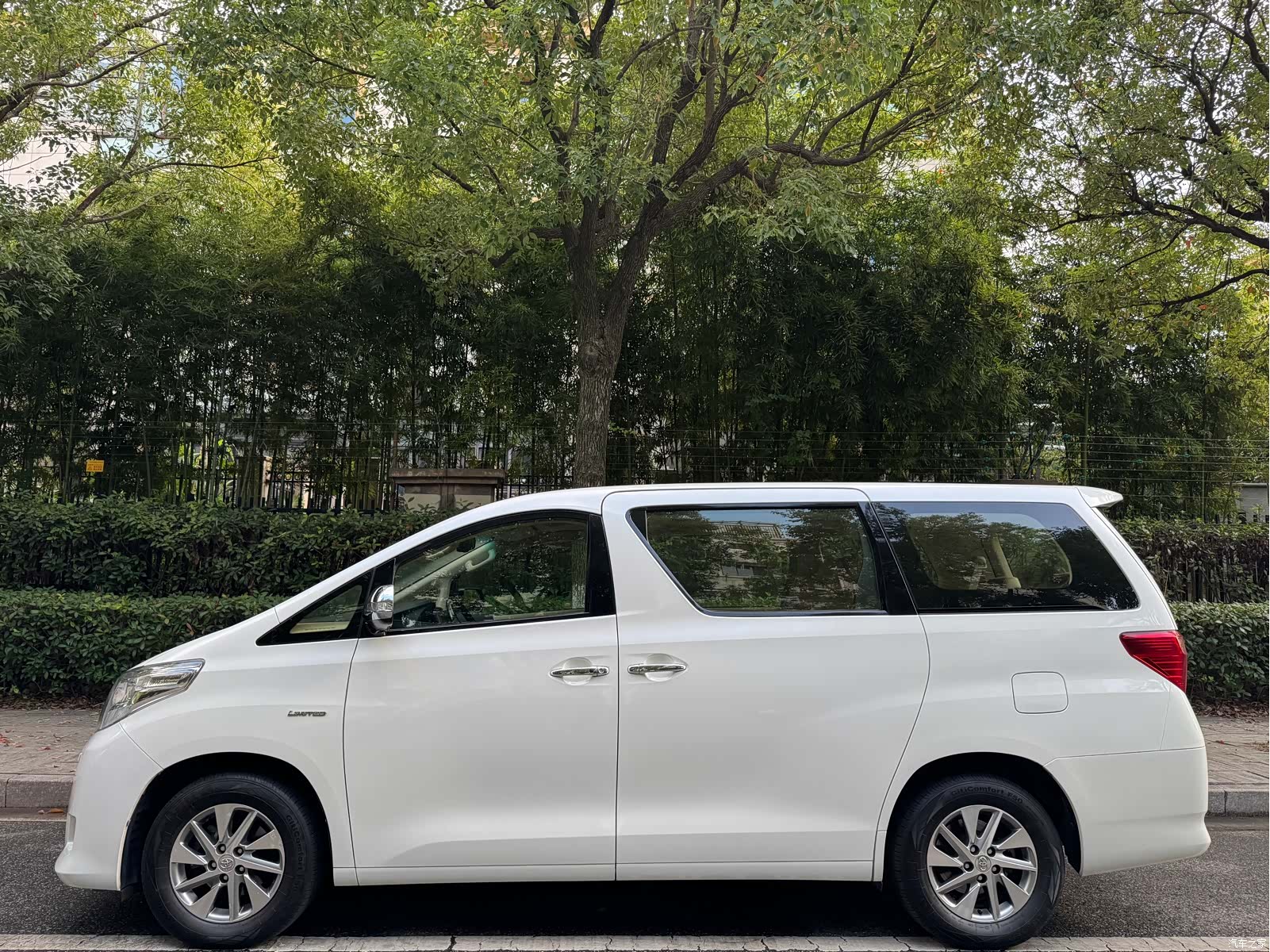 Toyota Alphard, 2016 3