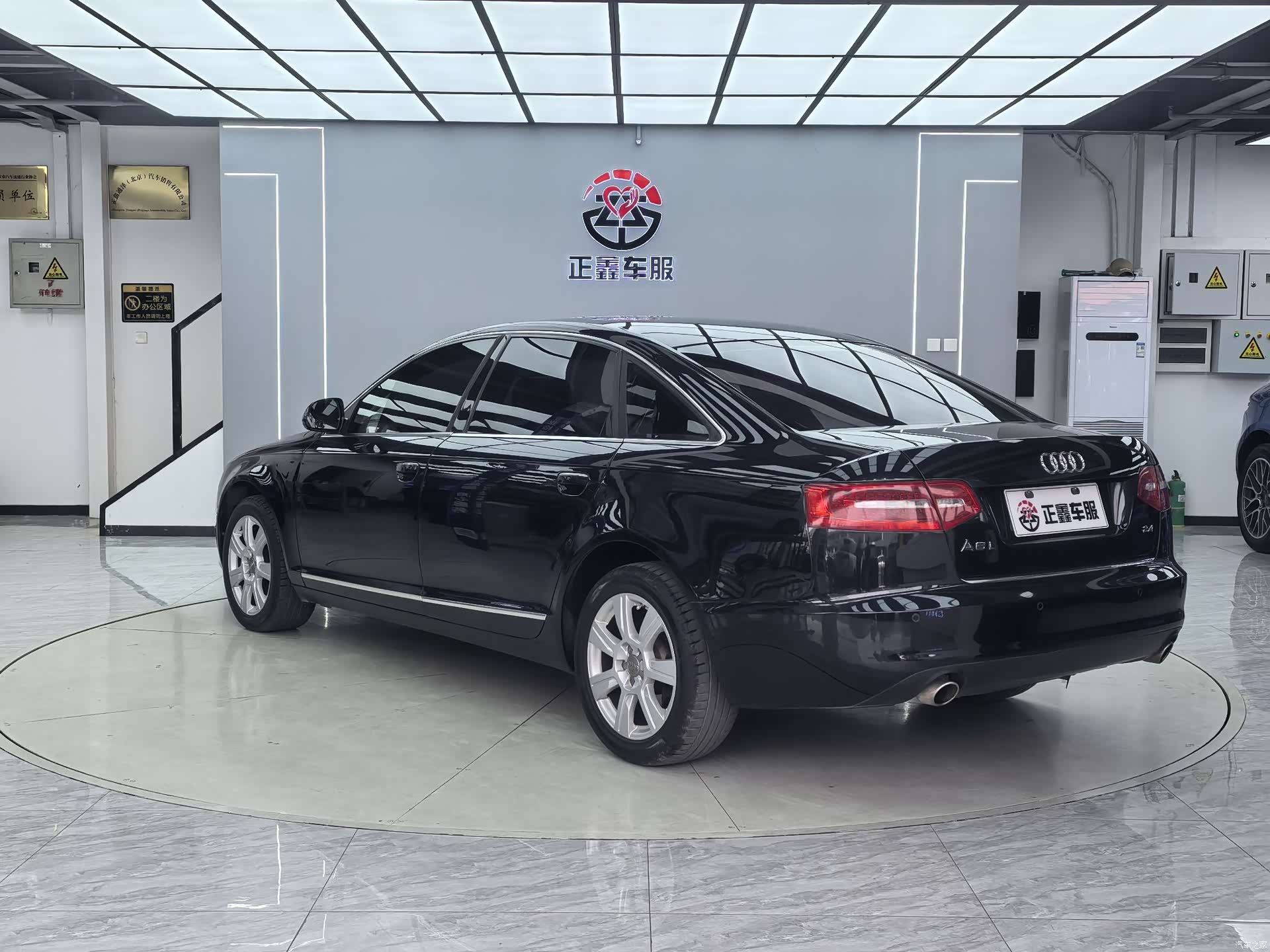Audi A6L, 2011 15