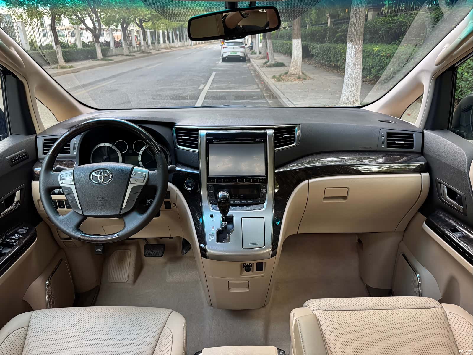 Toyota Alphard, 2016 14