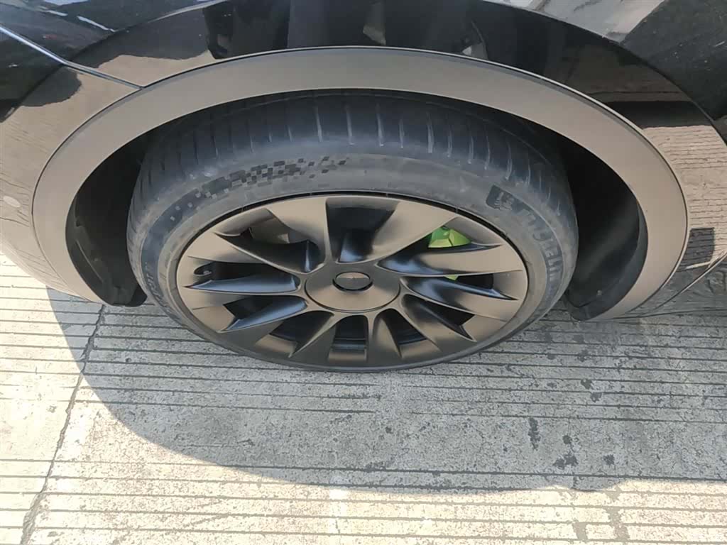 Tesla Model Y, 2022 23