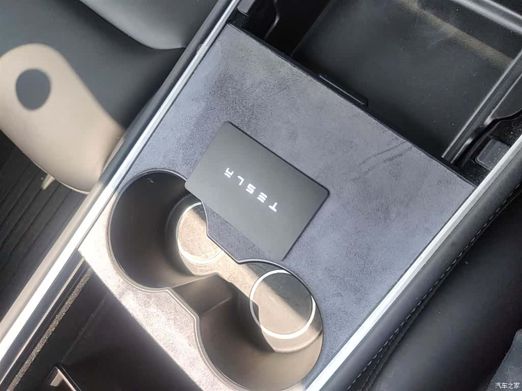 Tesla Model Y, 2022 9