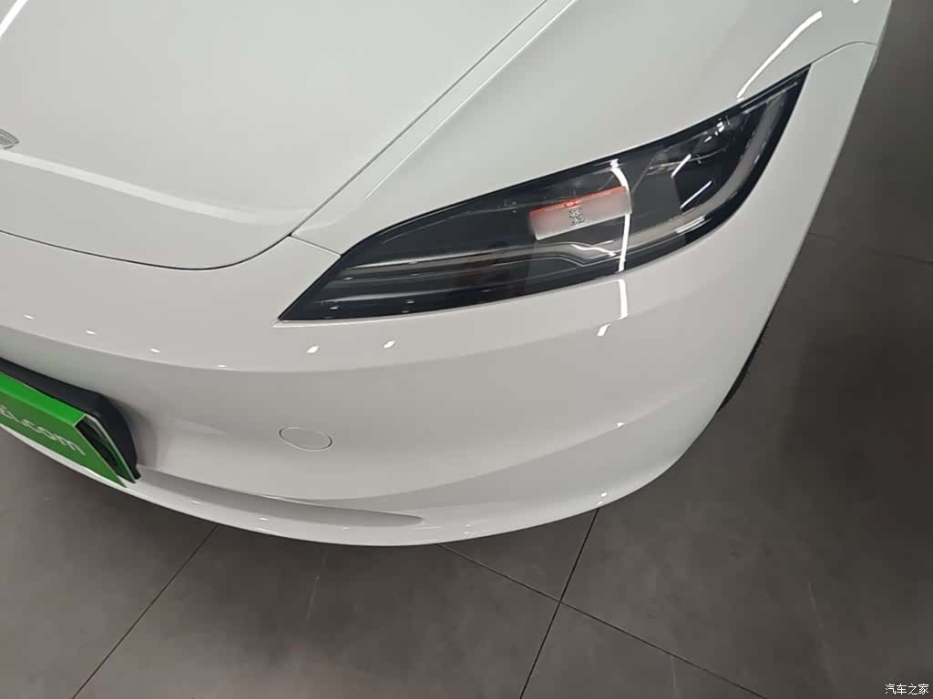 Tesla Model 3, 2024 18