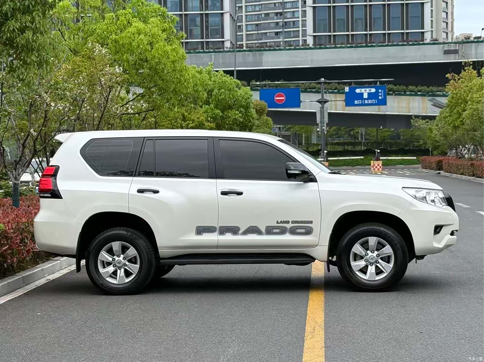 Toyota Prado, 2023 7