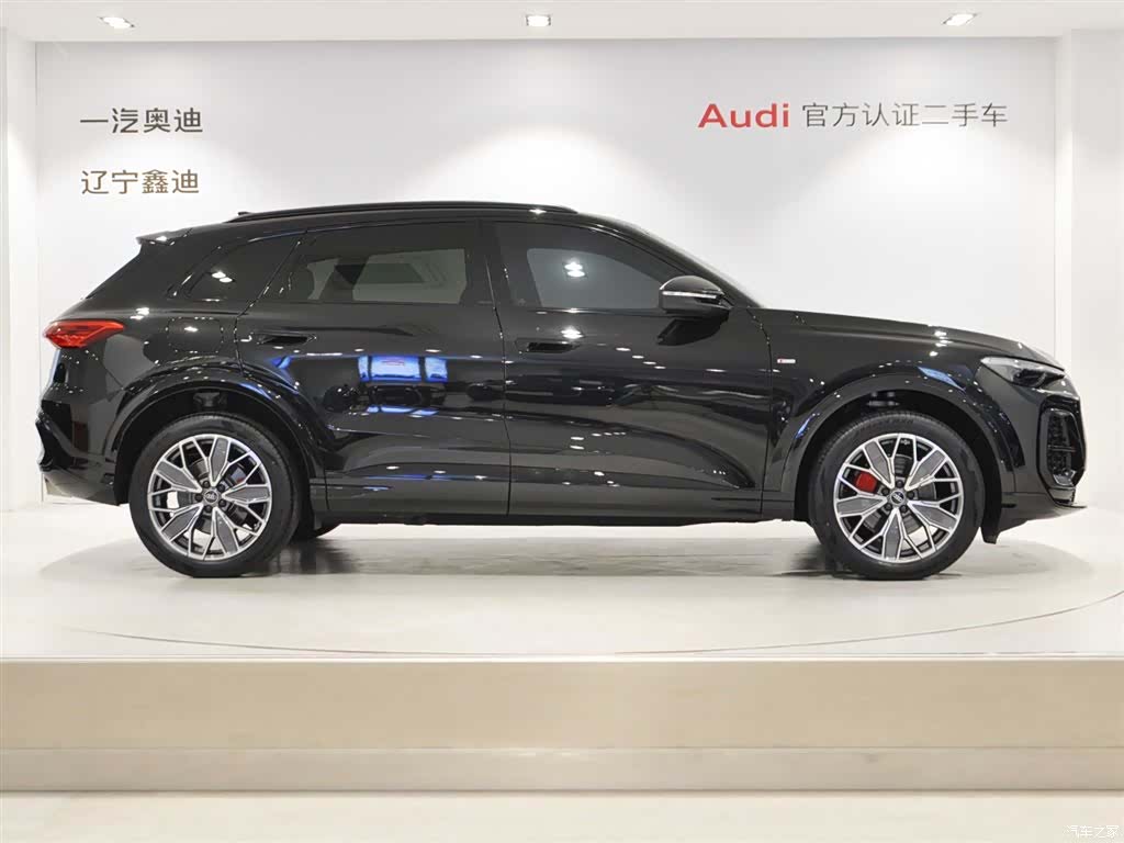 Audi Q5L, 2026 3