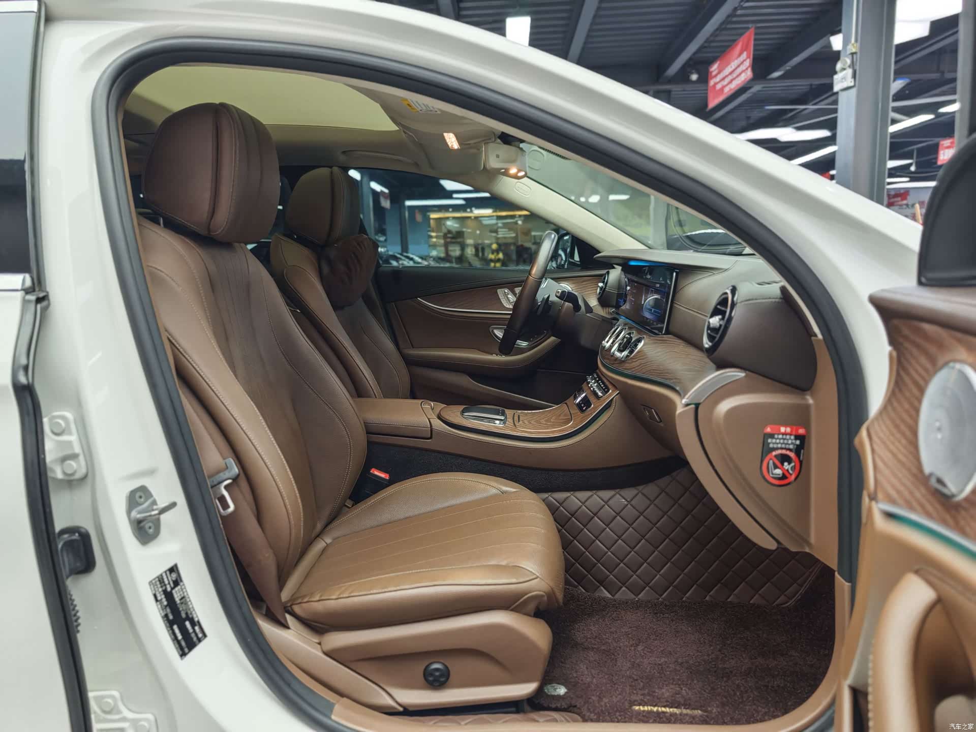 Mercedes-Benz E-Class, 2019 4